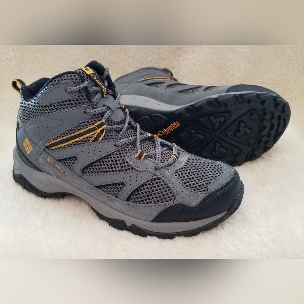 NWOT Columbia Plains Ridge Mid Hiking Boot